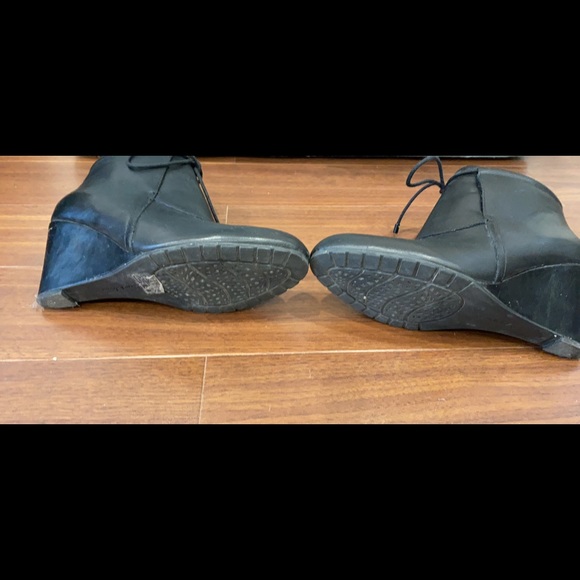 Wedge heel booties. Real leather. Size 6 - Picture 5 of 5